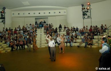 Salsa im Gangolf in Bonn - anklicken zum Vergr��ern - click to enlarge